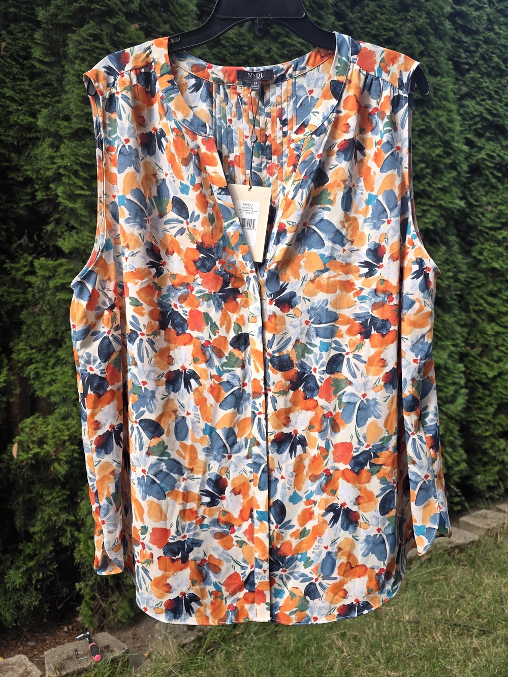 NYDJ Sleeveless Pintuck Blouse Floral  Blouse in Blue & Orange Size 1X NWT